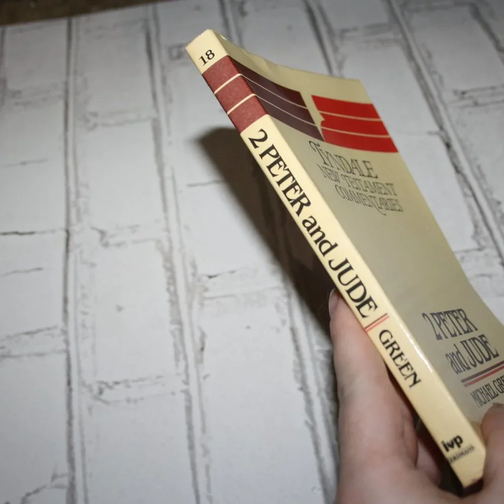 📖 2 Peter and Jude · Michael Green · 1983 Vintage Paperback (bg)